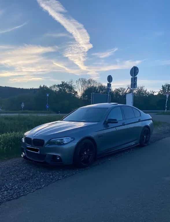 BMW 5 Series 550i xDrive M Sport HUD Harman/Kardon 07/2016-photo-13