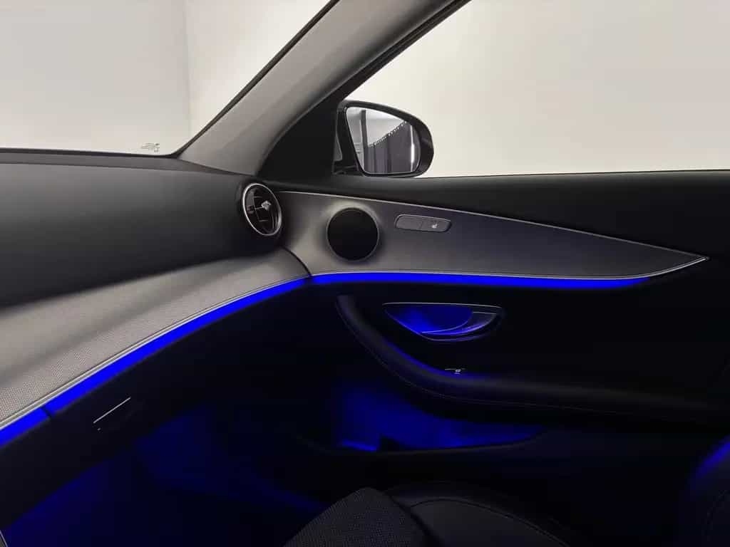 Mercedes-Benz E 220 CDI Exclusive AHK Kamera LED Navi 09/2017-photo-15