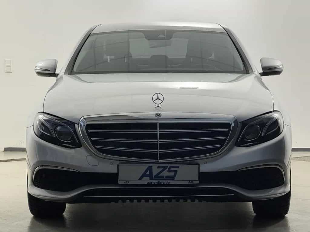 Mercedes-Benz E 220 CDI Exclusive AHK Kamera LED Navi 09/2017-photo-27