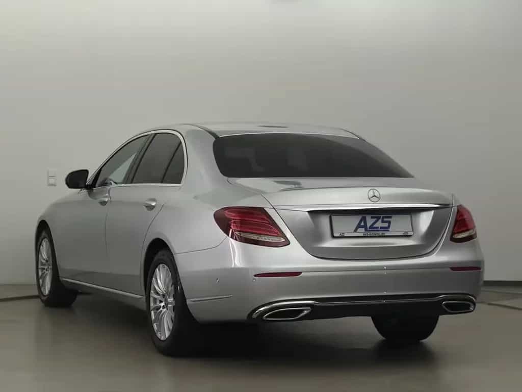 Mercedes-Benz E 220 CDI Exclusive AHK Kamera LED Navi 09/2017-photo-4