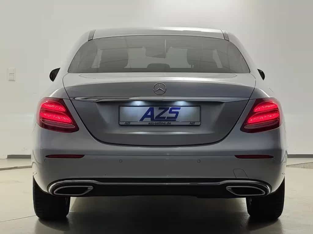 Mercedes-Benz E 220 CDI Exclusive AHK Kamera LED Navi 09/2017-photo-5