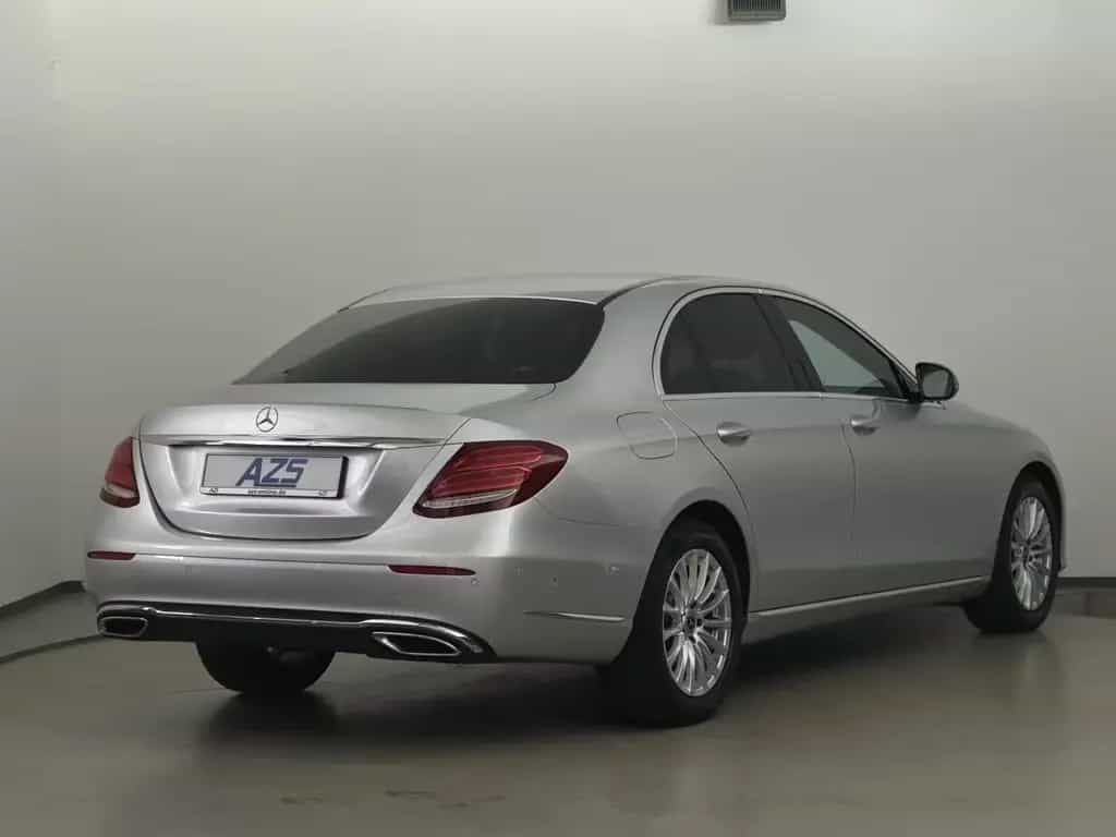 Mercedes-Benz E 220 CDI Exclusive AHK Kamera LED Navi 09/2017-photo-6