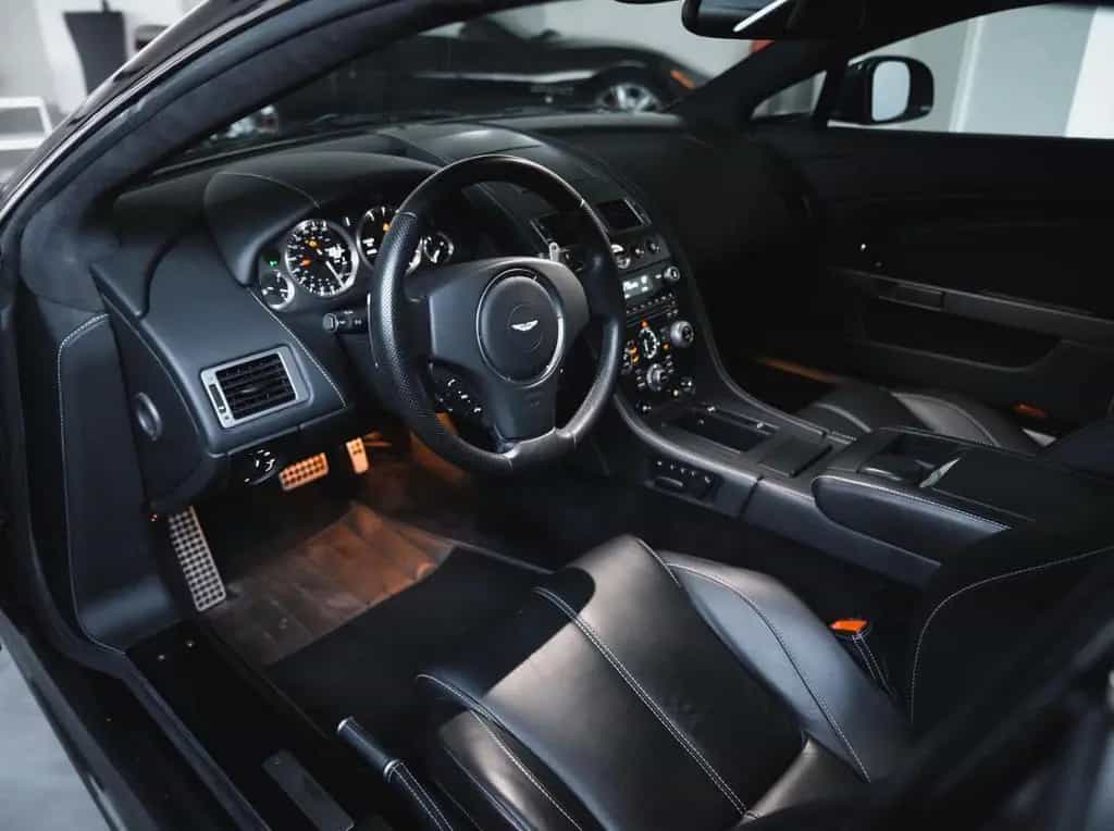 Aston Martin V8 Vantage *Steuerkette neu*Service neu* 10/2010-photo-11