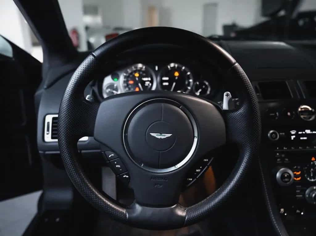 Aston Martin V8 Vantage *Steuerkette neu*Service neu* 10/2010-photo-12