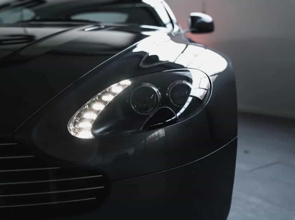 Aston Martin V8 Vantage *Steuerkette neu*Service neu* 10/2010-photo-17