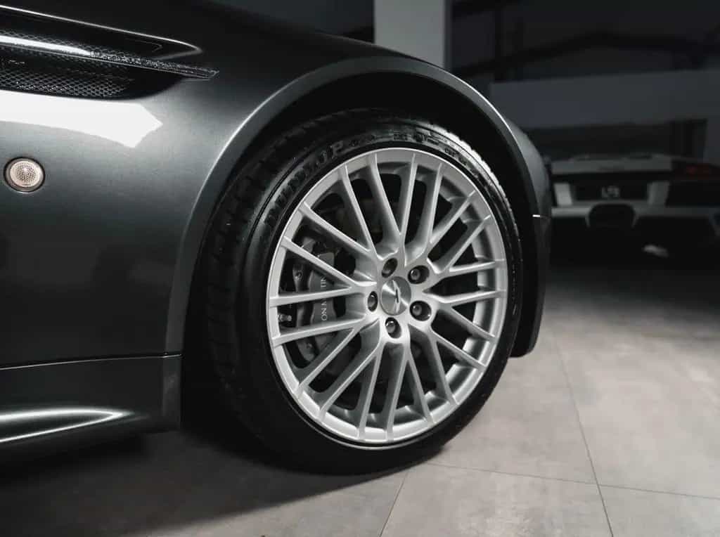 Aston Martin V8 Vantage *Steuerkette neu*Service neu* 10/2010-photo-19