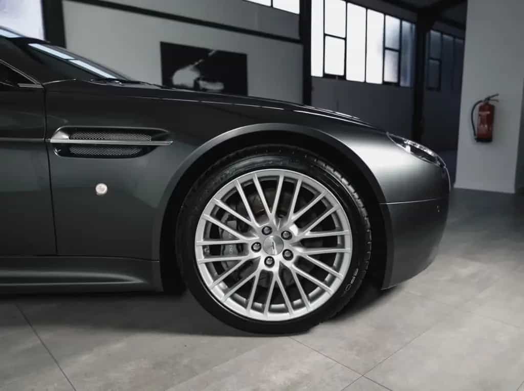 Aston Martin V8 Vantage *Steuerkette neu*Service neu* 10/2010-photo-2