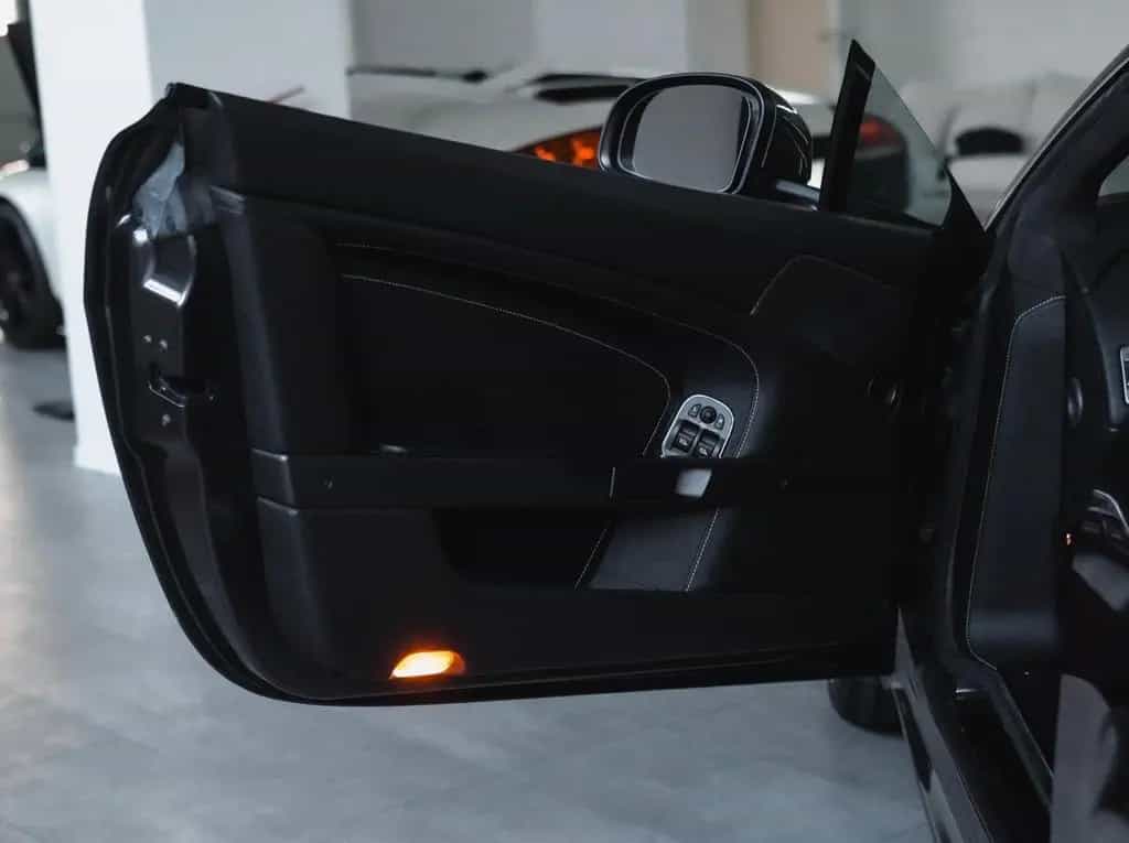 Aston Martin V8 Vantage *Steuerkette neu*Service neu* 10/2010-photo-20