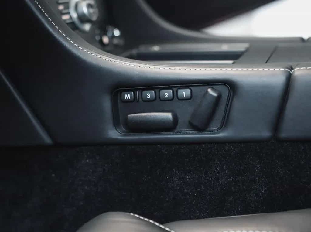 Aston Martin V8 Vantage *Steuerkette neu*Service neu* 10/2010-photo-24