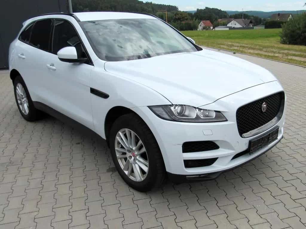 Jaguar F-Pace 30d Prestige AWD, AHK, XENON, NAVI 11/2016-photo-1