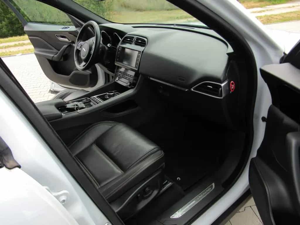 Jaguar F-Pace 30d Prestige AWD, AHK, XENON, NAVI 11/2016-photo-15
