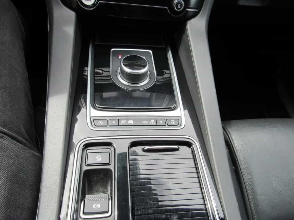 Jaguar F-Pace 30d Prestige AWD, AHK, XENON, NAVI 11/2016-photo-27