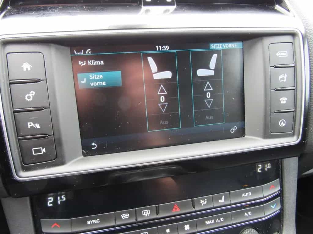 Jaguar F-Pace 30d Prestige AWD, AHK, XENON, NAVI 11/2016-photo-30
