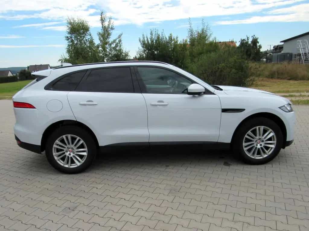 Jaguar F-Pace 30d Prestige AWD, AHK, XENON, NAVI 11/2016-photo-4
