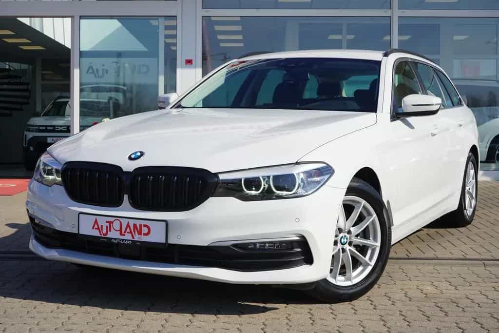BMW 5 Series 520d Touring LED Navi ACC AHK Virtual Cockpit 06/2019-photo-1