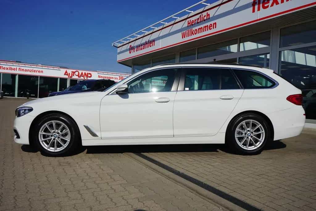 BMW 5 Series 520d Touring LED Navi ACC AHK Virtual Cockpit 06/2019-photo-2