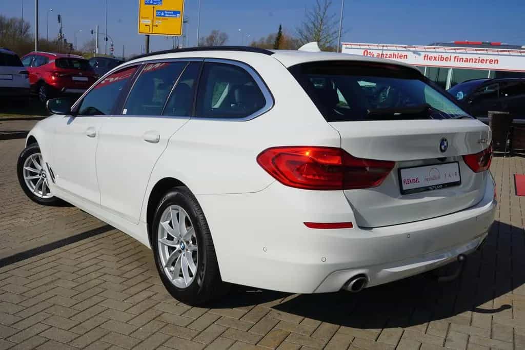 BMW 5 Series 520d Touring LED Navi ACC AHK Virtual Cockpit 06/2019-photo-3