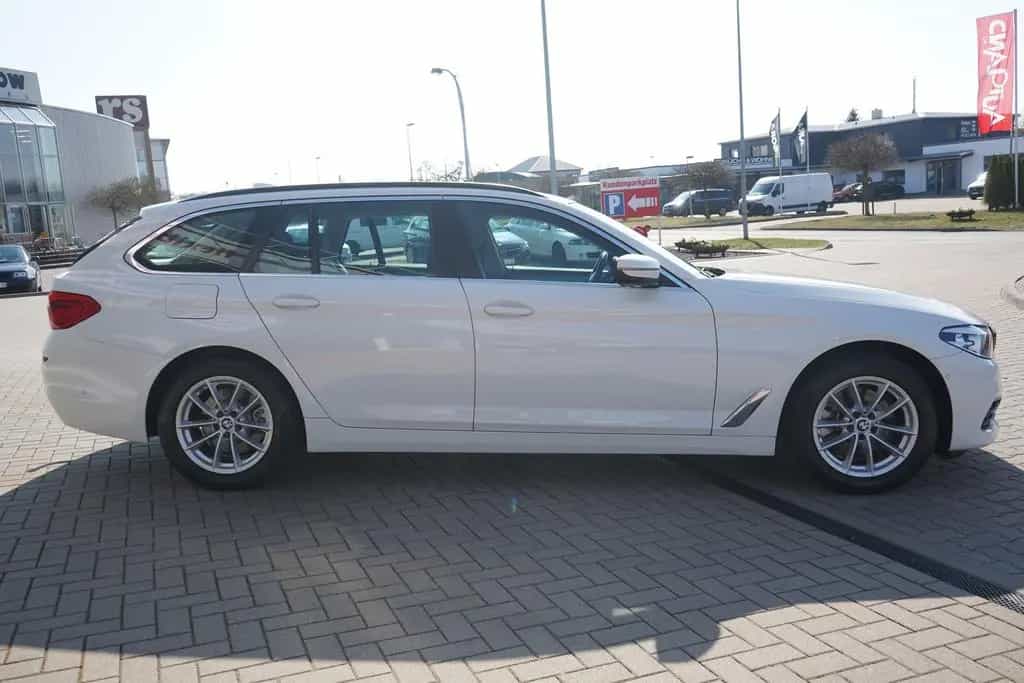 BMW 5 Series 520d Touring LED Navi ACC AHK Virtual Cockpit 06/2019-photo-6