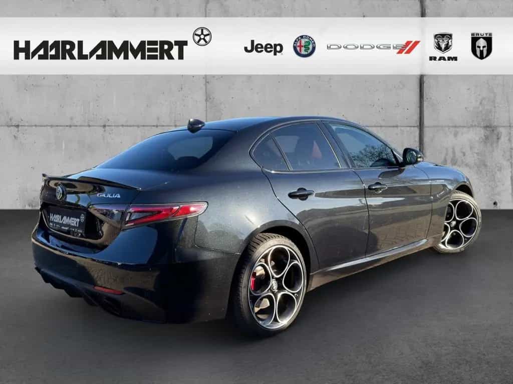 Alfa Romeo Giulia Veloce Q4 PANORAMA+PDC+KAMERA+MEMORY+SHZ 10/2023-photo-2