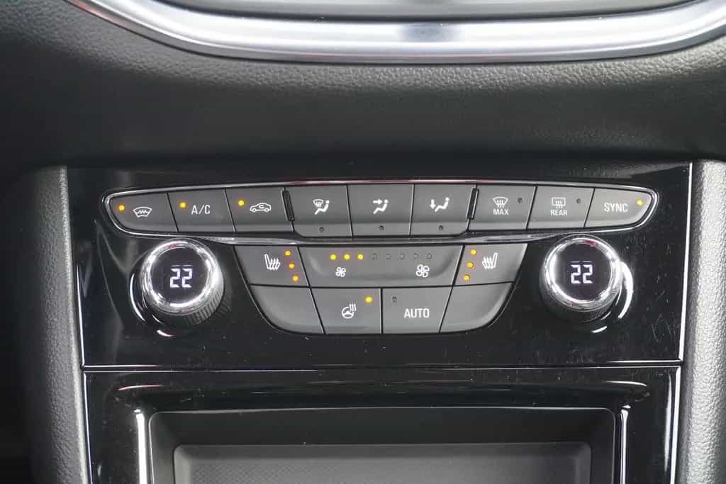 Opel Astra K Sports Tourer LED Tempomat Teilleder 05/2022-photo-11