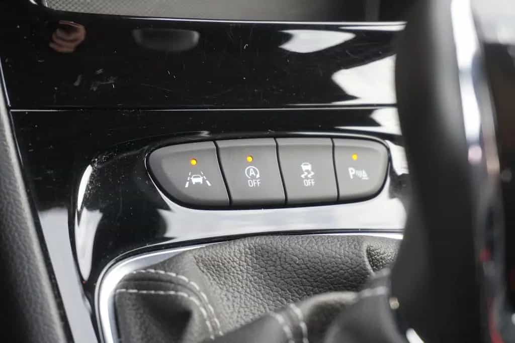 Opel Astra K Sports Tourer LED Tempomat Teilleder 05/2022-photo-13