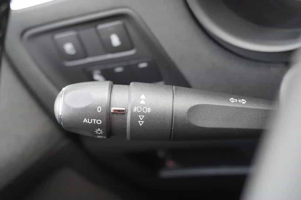 Citroën C4 1.2 12V e-THP Live Android Apple Sitzheizung 05/2018-photo-19