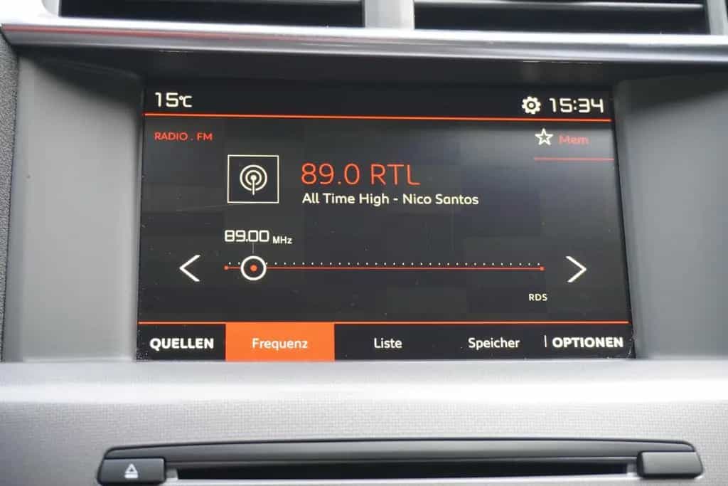 Citroën C4 1.2 12V e-THP Live Android Apple Sitzheizung 05/2018-photo-23