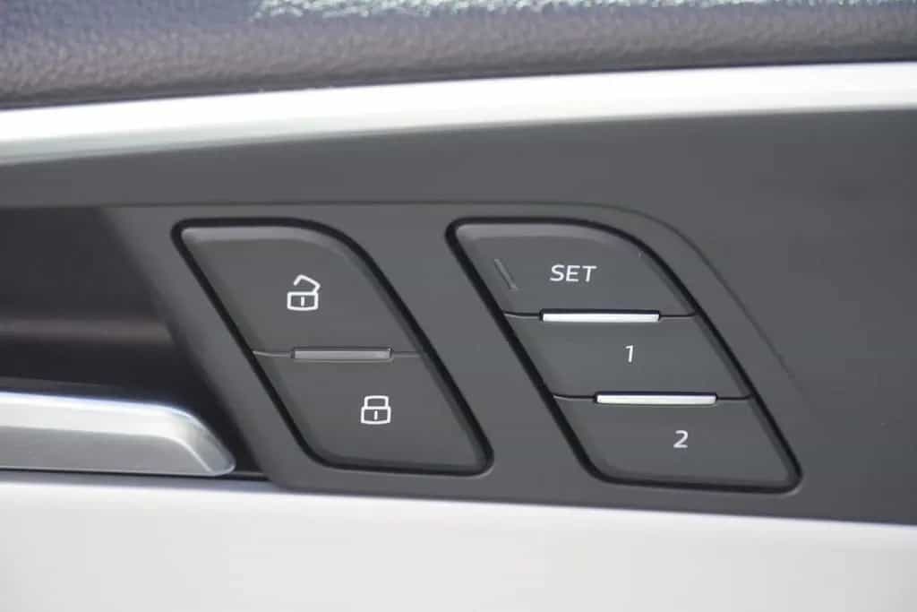 Audi A4 Avant 40 TDI quattro LED Navi ACC AHK DAB 09/2020-photo-39