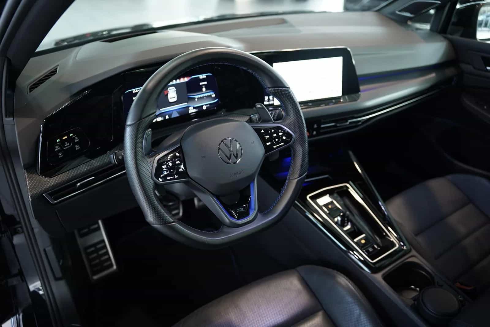 Volkswagen Golf 07/2023-photo-27