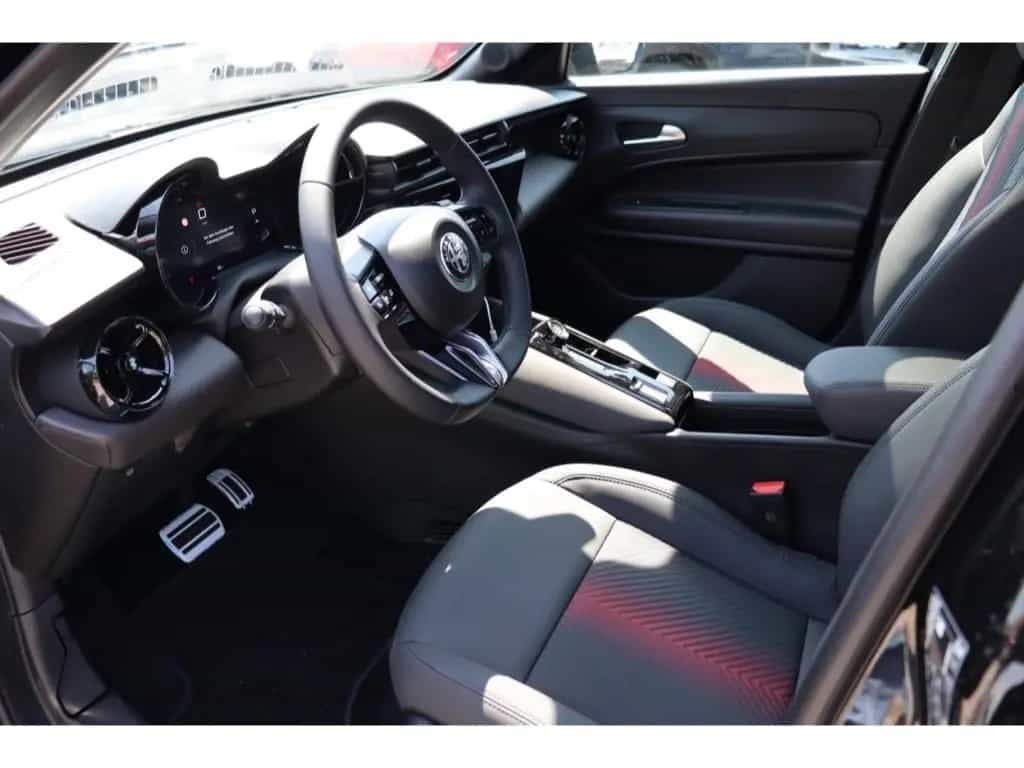 Alfa Romeo Junior IBRIDA Q4 1.2 VGT 145PS DCT6 SCHIEBEDACH 01/2026-photo-8