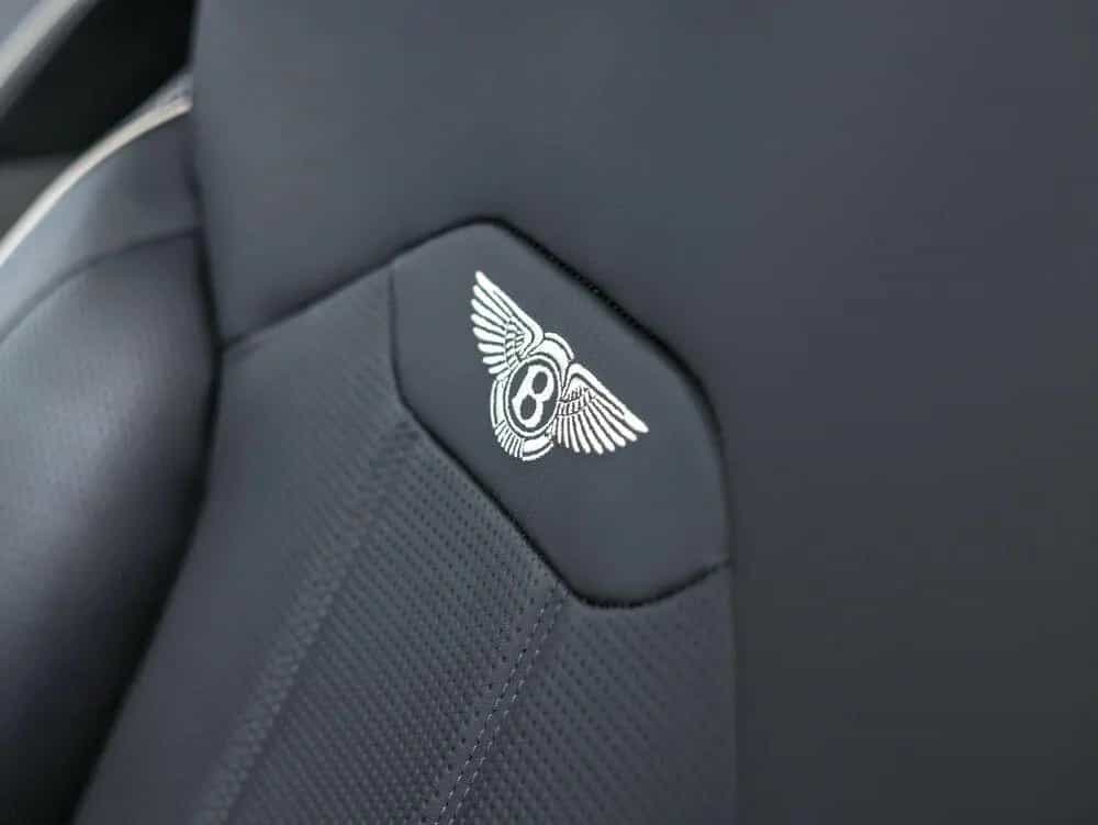 Bentley Bentayga V6 Hybrid 01/2021-photo-21