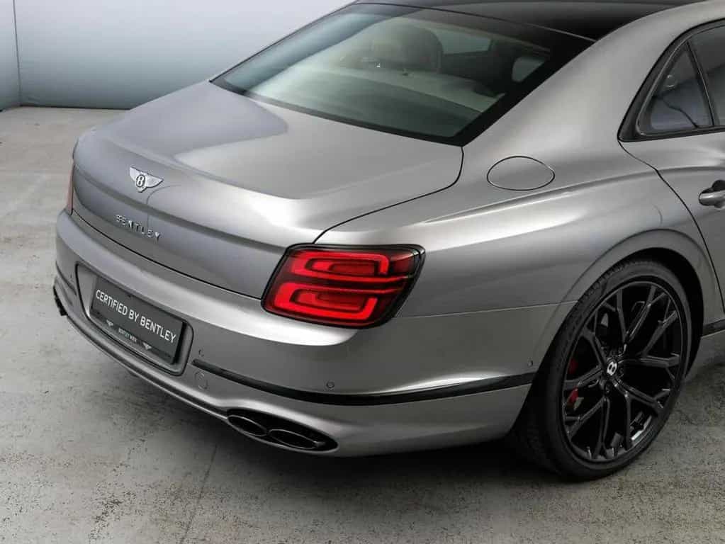 Bentley Flying Spur S V8 03/2024-photo-13