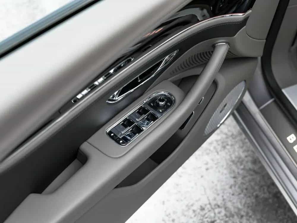 Bentley Flying Spur S V8 03/2024-photo-19