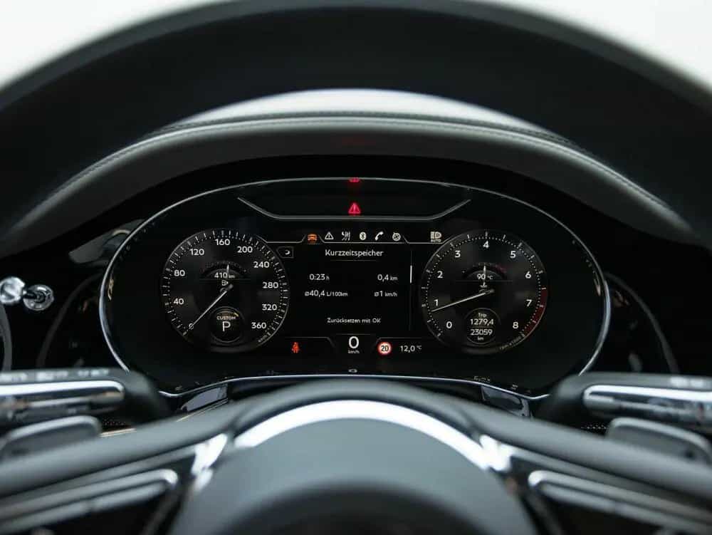 Bentley Flying Spur S V8 03/2024-photo-36