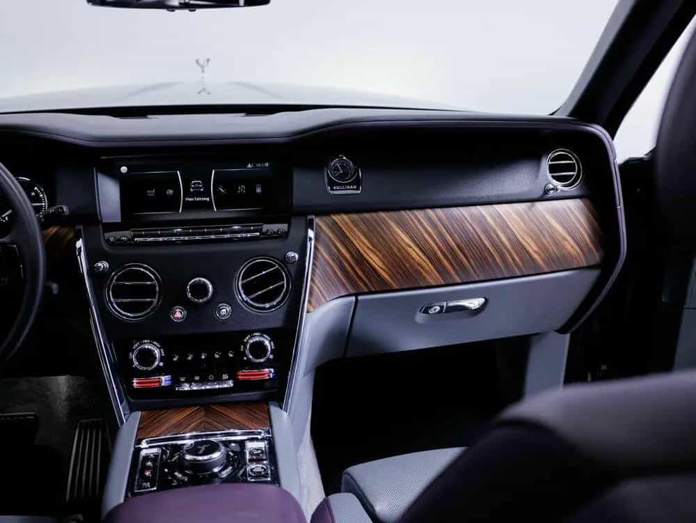 Rolls-Royce Cullinan 6.8 V12 06/2020-photo-23