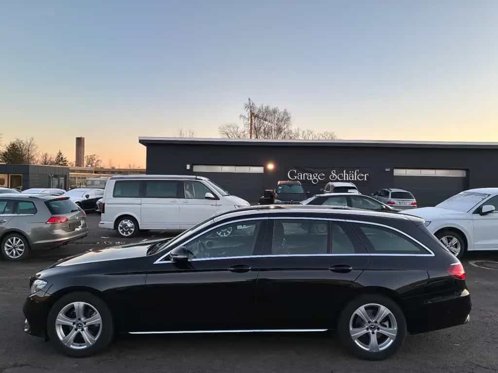 Mercedes-Benz E-Class 200 T Avantgarde Widescreen Multibeam Kamera 11/2017-photo-1