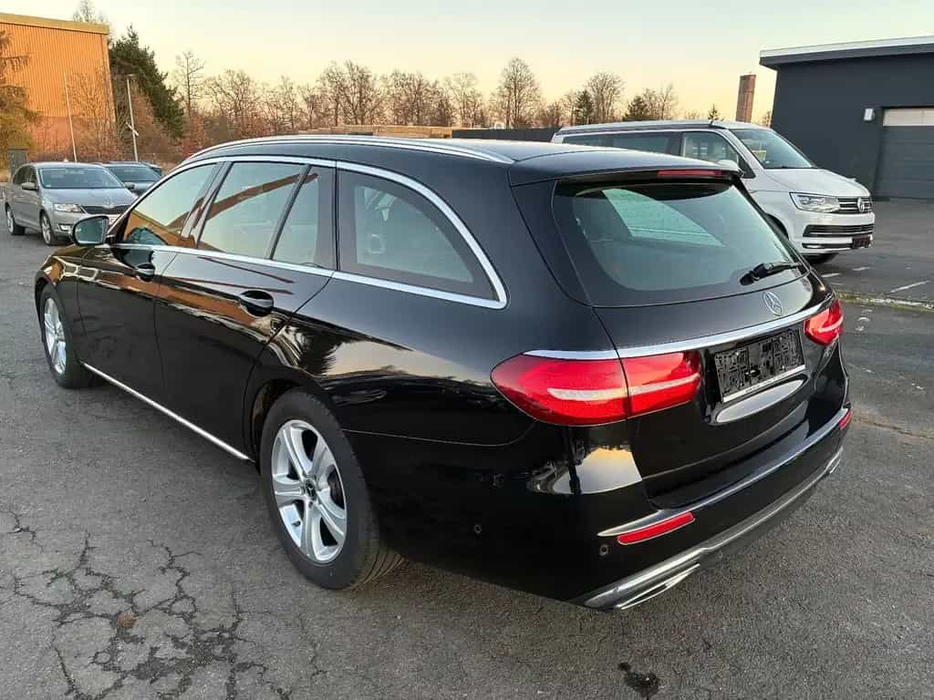 Mercedes-Benz E-Class 200 T Avantgarde Widescreen Multibeam Kamera 11/2017-photo-2