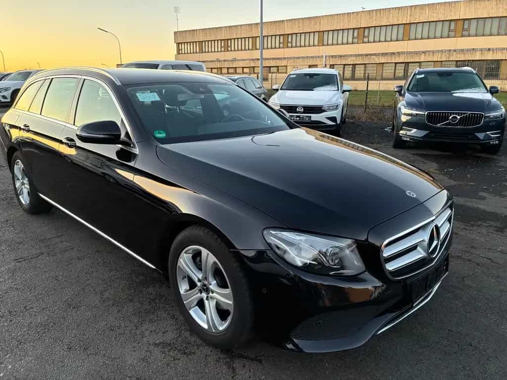 Mercedes-Benz E-Class 200 T Avantgarde Widescreen Multibeam Kamera 11/2017-photo-6