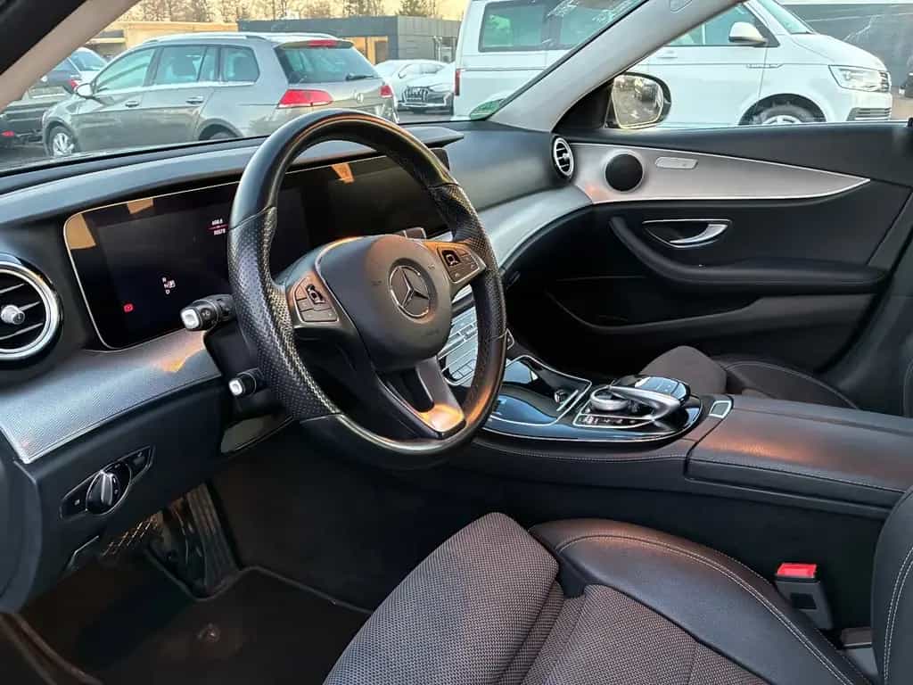 Mercedes-Benz E-Class 200 T Avantgarde Widescreen Multibeam Kamera 11/2017-photo-8