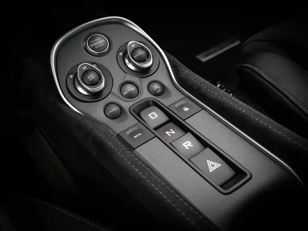 McLaren 600LT Coupé Vega Blue, Carbon Exterior Upgrade 1 01/2019-photo-17