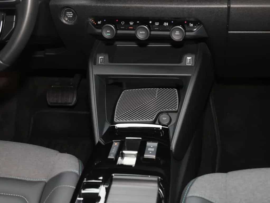 Citroën C4 1.2 PureTech 130 Shine Navi/ Kam/ Freispr. 10/2023-photo-8