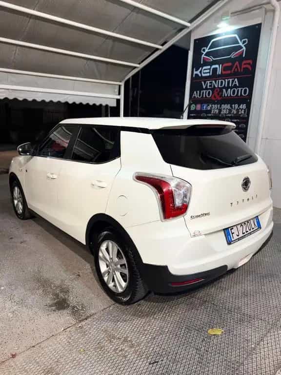 Ssangyong Tivoli 1.6d 2WD Be Hot Aebs 09/2017-photo-4