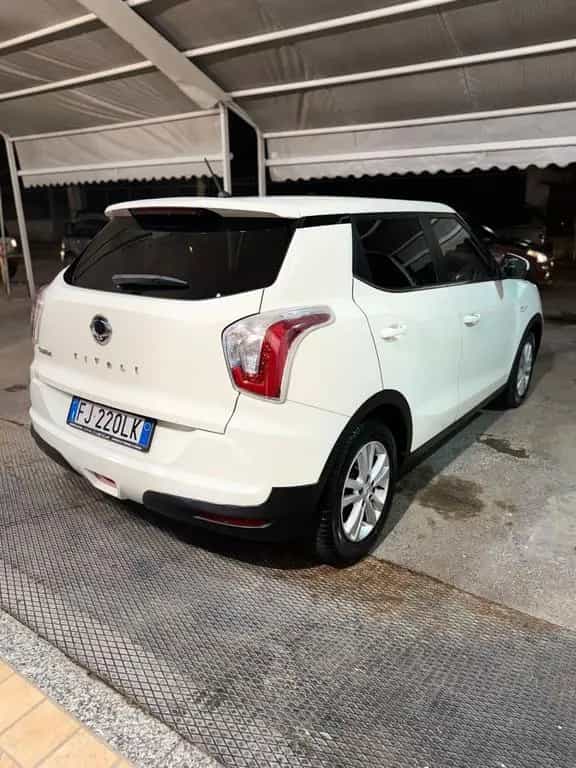 Ssangyong Tivoli 1.6d 2WD Be Hot Aebs 09/2017-photo-5