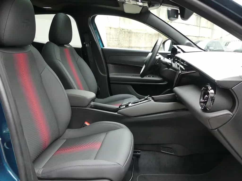 Alfa Romeo Junior IBRIDA Q4 1.2 VGT 145PS DCT6 SCHIEBEDACH 01/2026-photo-14