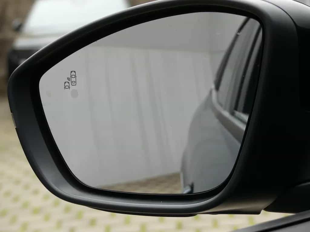 Alfa Romeo Junior IBRIDA Q4 1.2 VGT 145PS DCT6 SCHIEBEDACH 01/2026-photo-19
