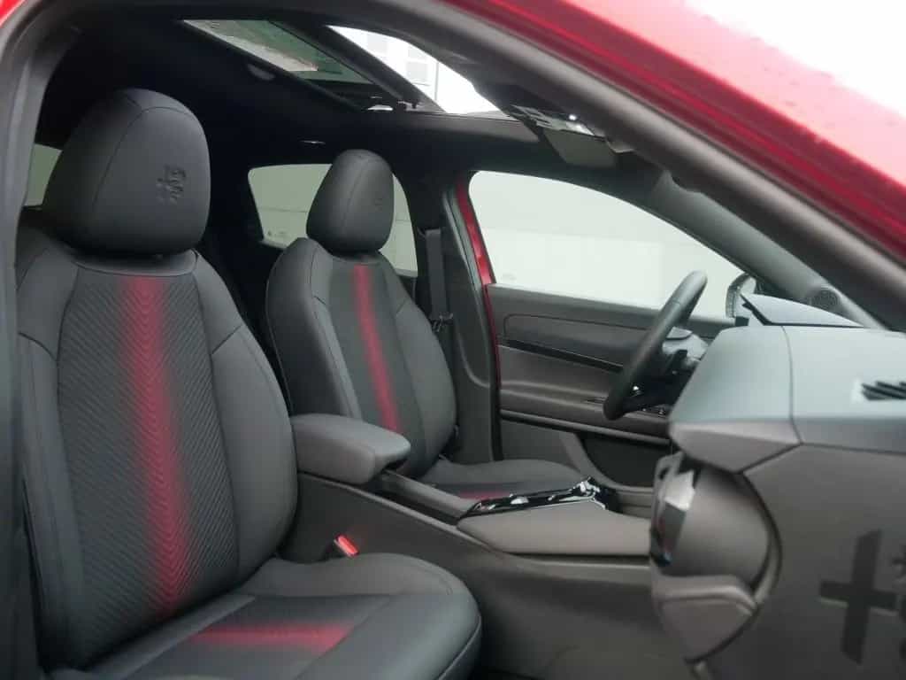 Alfa Romeo Junior IBRIDA Q4 1.2 VGT 145PS DCT6 SCHIEBEDACH 01/2026-photo-15