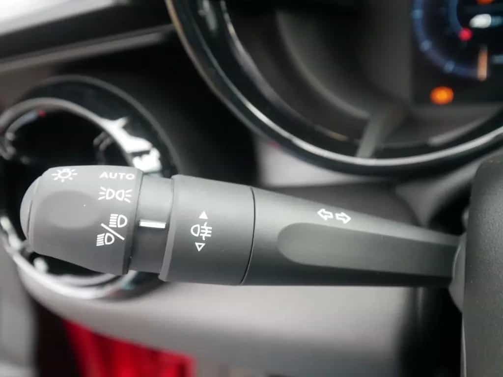 Alfa Romeo Junior IBRIDA Q4 1.2 VGT 145PS DCT6 SCHIEBEDACH 01/2026-photo-24