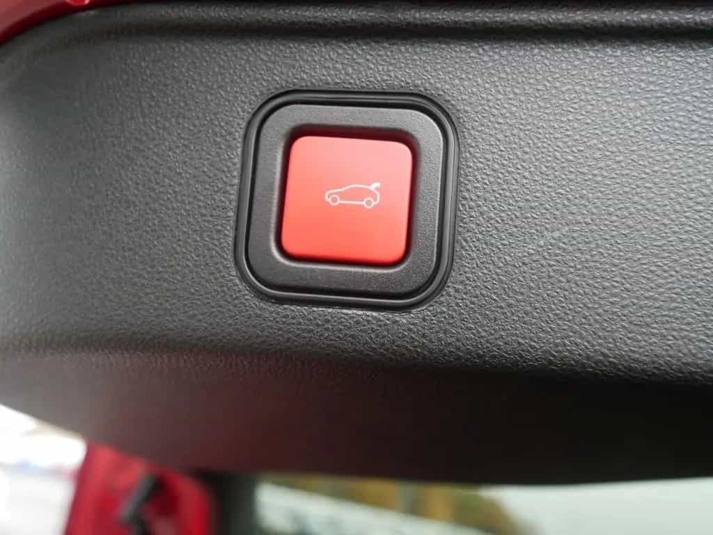 Alfa Romeo Junior IBRIDA Q4 1.2 VGT 145PS DCT6 SCHIEBEDACH 01/2026-photo-40