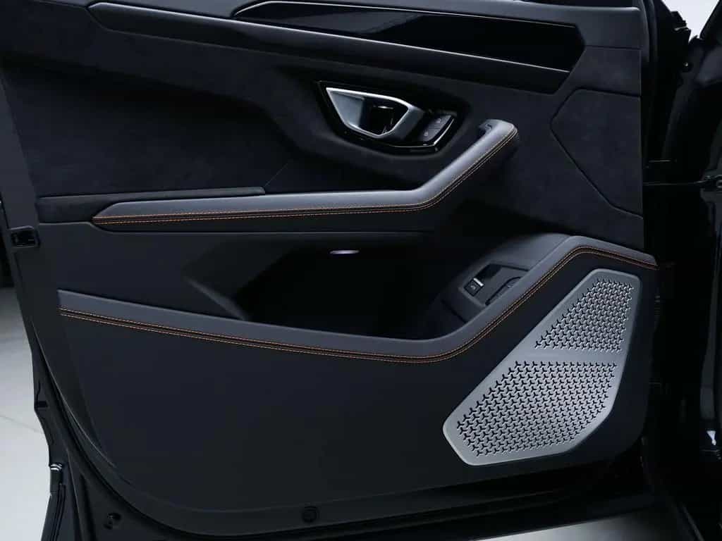 Lamborghini Urus NOVITEC FELGEN&ABGASNALANGE*B&O*23"*CARBON 03/2023-photo-26