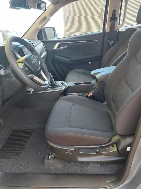 Isuzu D-Max DoubleCab LS null-photo-11